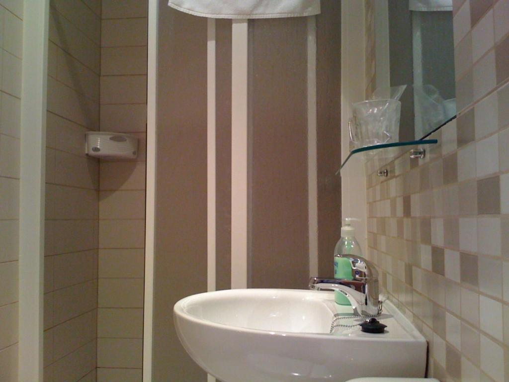 Hostal Gaudi Cuenca Cuenca  Bagian luar foto