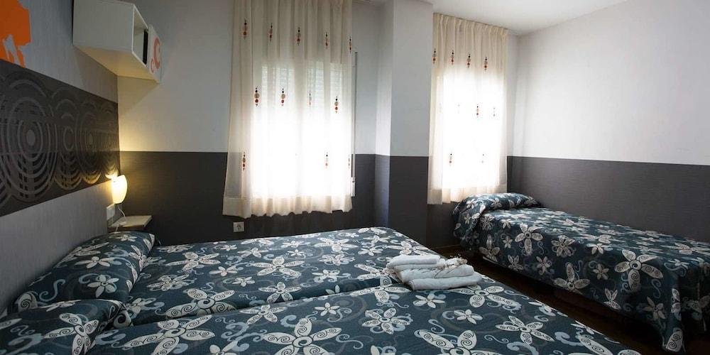 Hostal Gaudi Cuenca Cuenca  Bagian luar foto